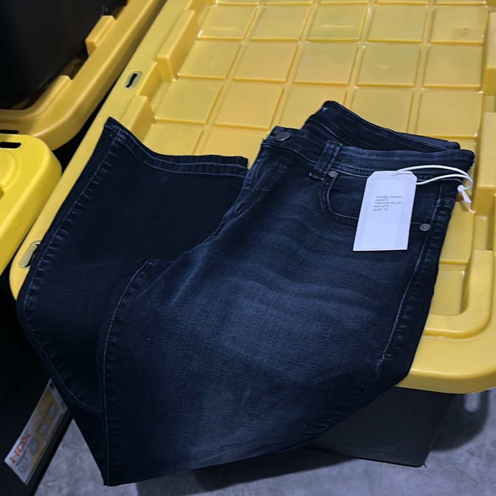 Fidelity Men Jimmy in Trenton Blue Jeans
